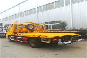 东兴附近拖车救援搭电