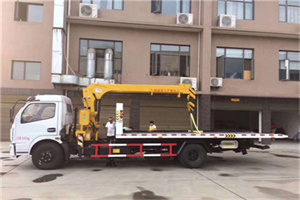 东兴附近汽车轮胎更换