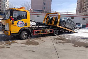 东兴救援拖车费用怎么算